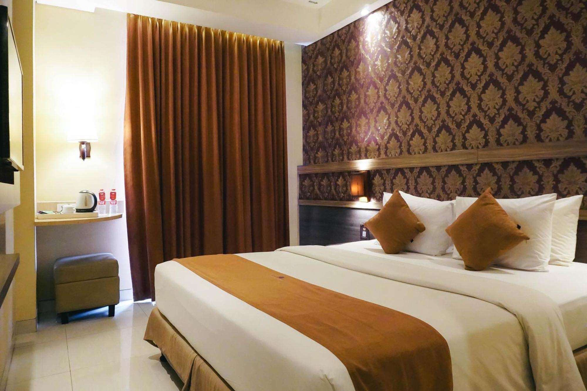 Crystal Lotus Hotel Yogyakarta Melati Exterior foto